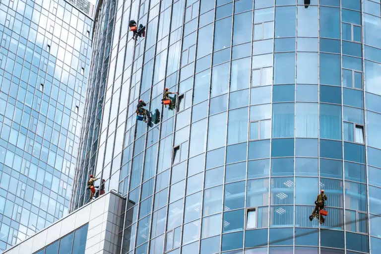 Fensterputzer Berlin: Zuverlässiger Fensterputzer in Berlin für klare Durchsicht und strahlend saubere Fenster. Professionelle Reinigung für Privat- und Geschäftsräume.